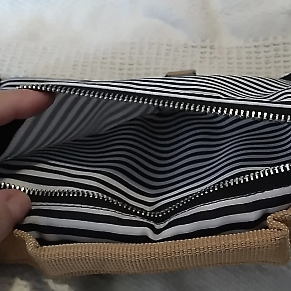Skip HOP Baby changing pad with  diaper and wipes holder. Has clip to attach to - Picture 7 of 9